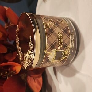 NWT Bath and Body Works Hot Cocao and Cream three wick candle
